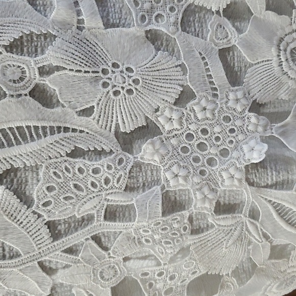 Soft surroundings textured white short sleeve with lace inset back - Picture 4 of 7